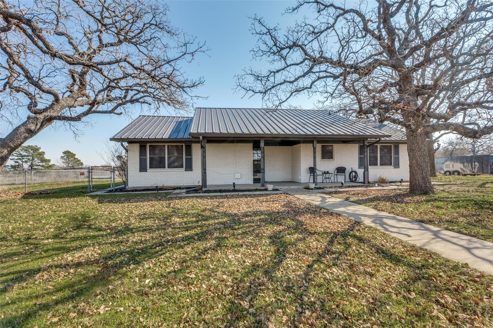 516 North Ave E, Springtown, TX 76082 - photo 1