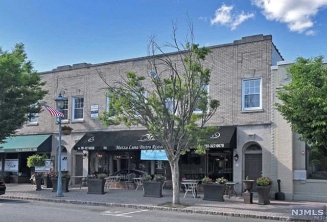 96 W Allendale Ave, Allendale, NJ 07401 - photo 1