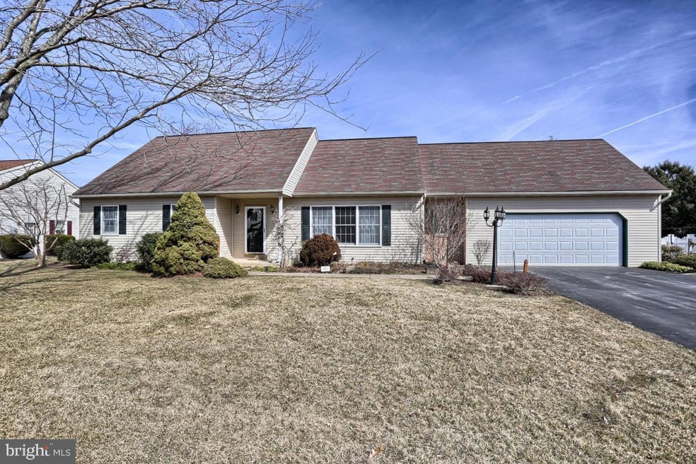 45 Magnolia Dr, Leola, PA 17540 - photo 1