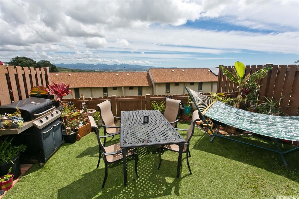 View of Diamond Head and the Ocean from the yard.