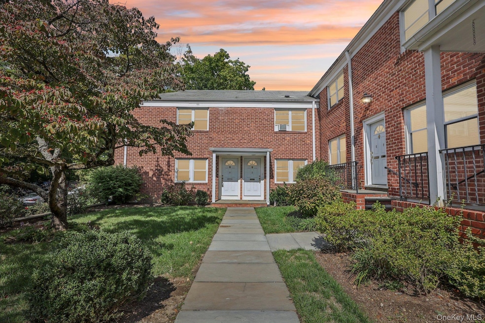 Pending $475,000 • Co-Listing Agent