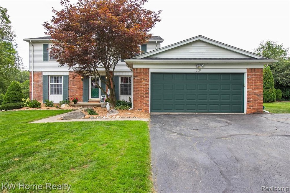 2127 Brenthaven Dr, Bloomfield Hills, MI 48304 - photo 1