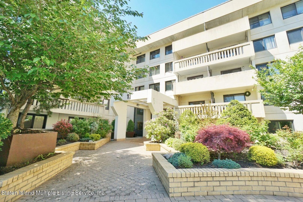 Elmwood Park Condominium II unit 2KK, Staten Island, NY 10314 - photo 1