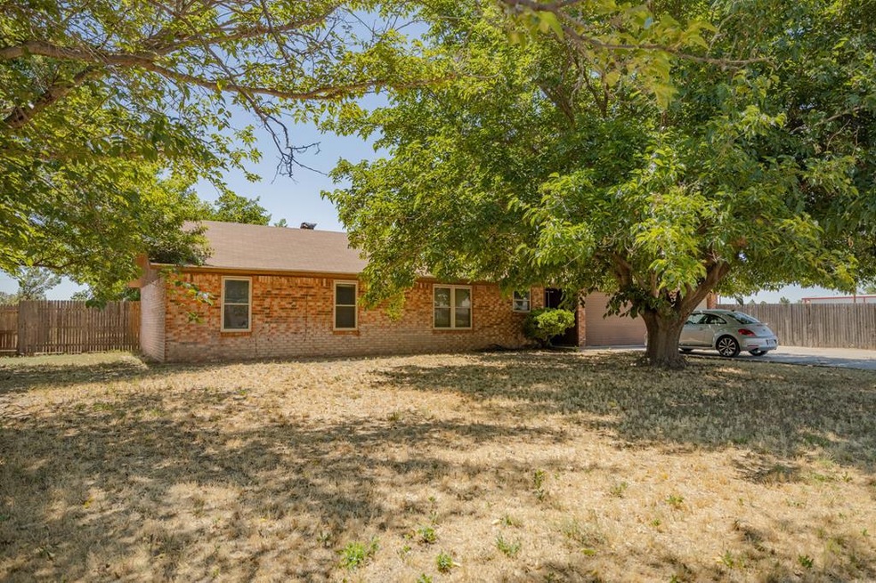 36 N Horseshoe Bend, Odessa, TX 79763 - photo 1