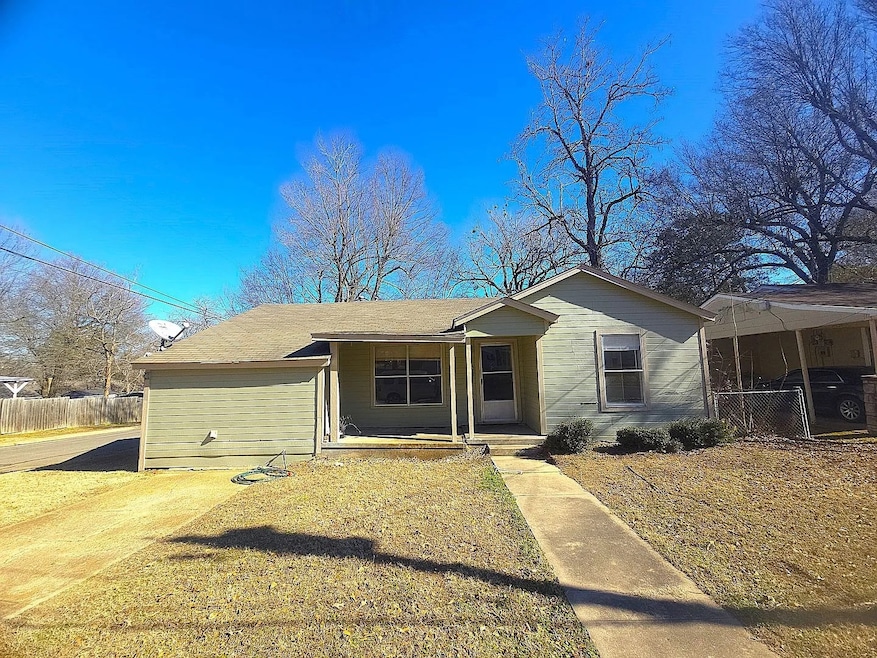 405 24th St SE, Paris, TX 75460 - photo 1