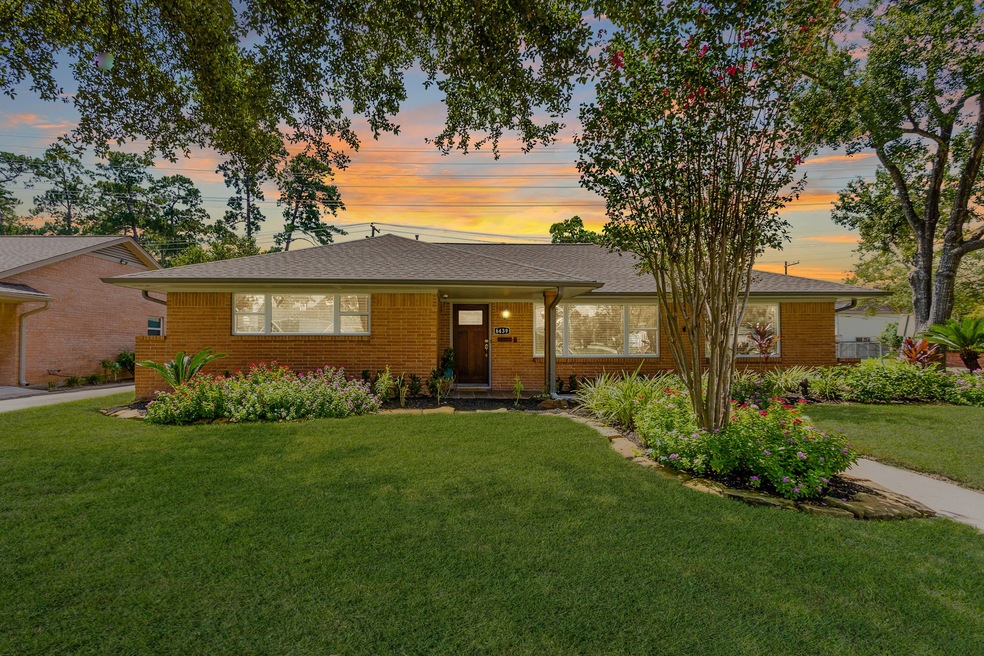 6439 Cindy Ln, Houston, TX 77008 - photo 1
