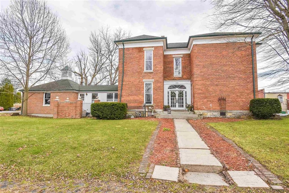 304 N Matilda St, Warren, IN 46792 - photo 1