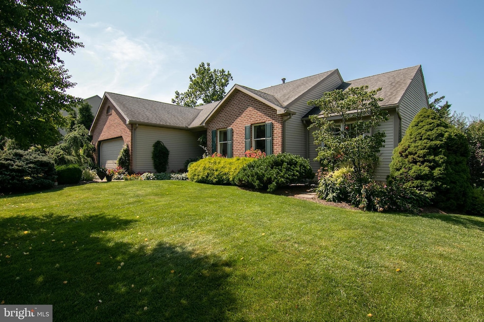 8 Archer Ln, Reading, PA 19607 - photo 1