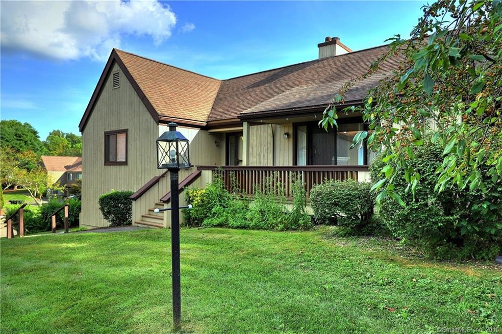 614 Cherokee Ln unit B, Stratford, CT 06614 - photo 1