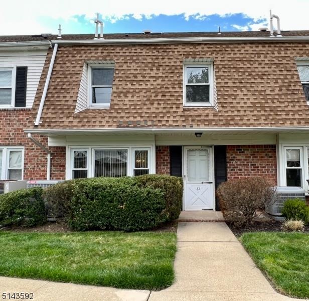 32 Burnham Ct, Scotch Plains, NJ 07076 - photo 1