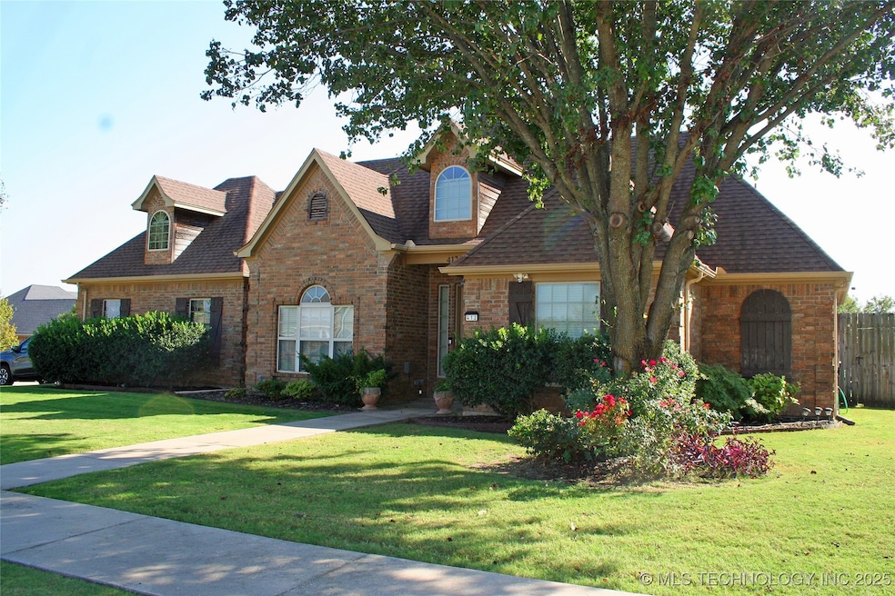 412 Wandering Way, Ardmore, OK 73401 - photo 1