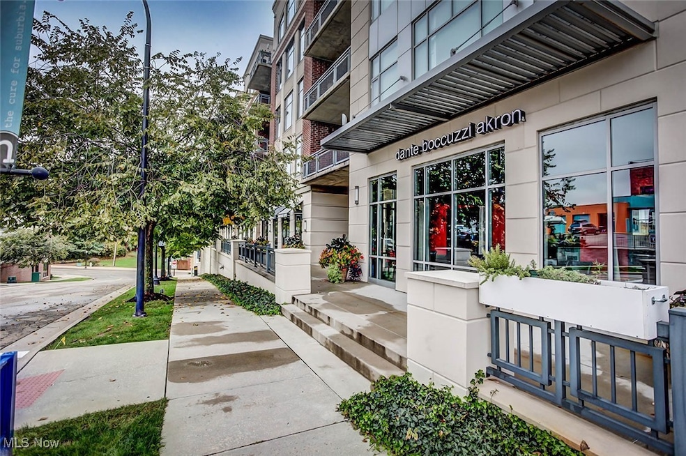 For Sale $825,000 • Co-Listing Agent