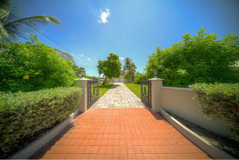 1-1512 S Roosevel Blvd-03