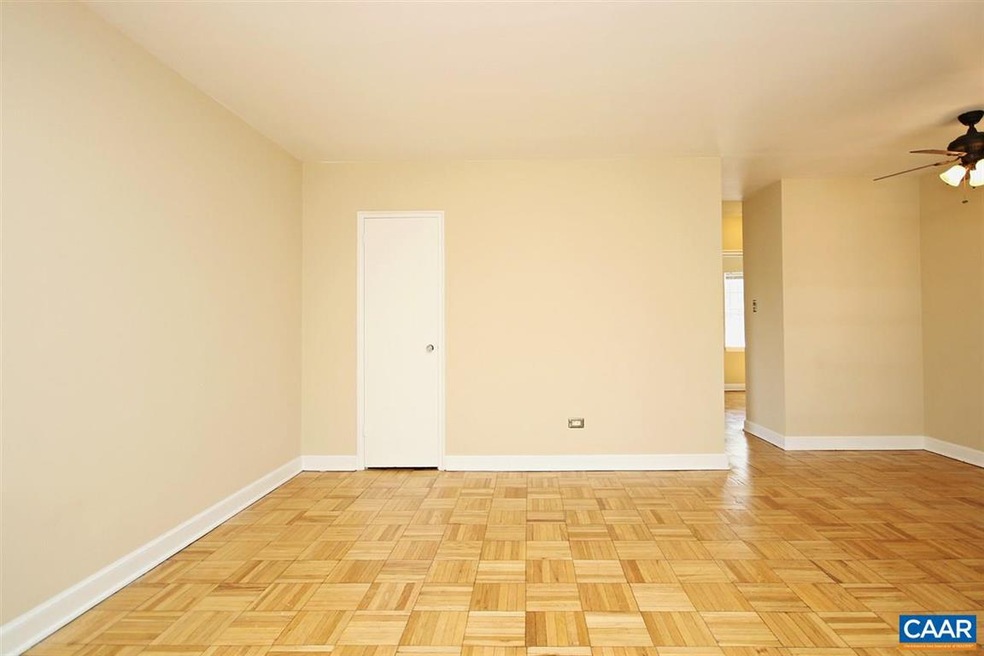 32 University Cir unit 105, Charlottesville, VA 22903 - photo 1