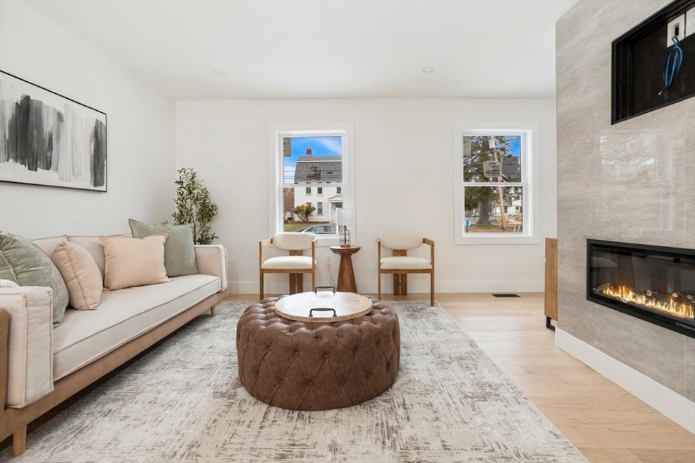 63 Kellogg St, Framingham, MA 01701 - photo 1