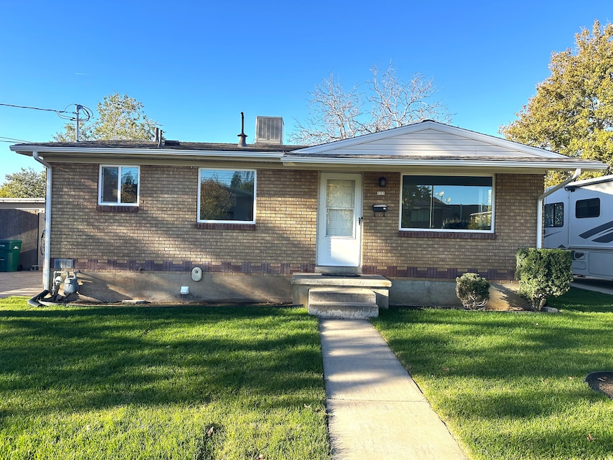 131 N Terrace Dr, Clearfield, UT 84015 - photo 1