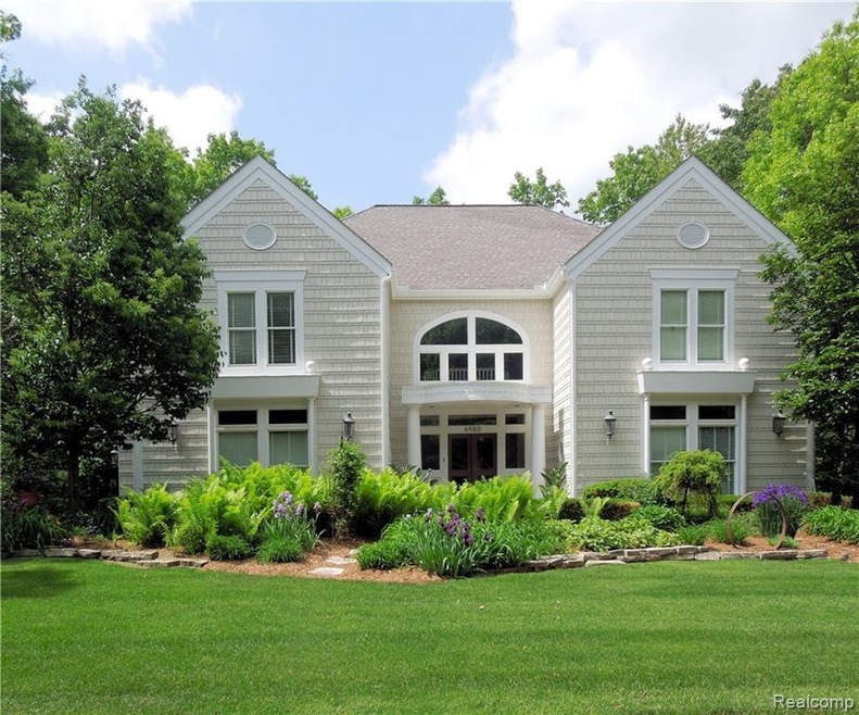 6980 Lakemont Cir, West Bloomfield, MI 48323 - photo 1