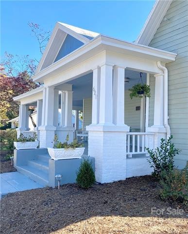 621 W Sharpe St, Statesville, NC 28677 - photo 1