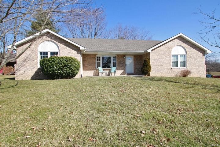 600 Brook Stone Ct, Freeburg, IL 62243 - photo 1