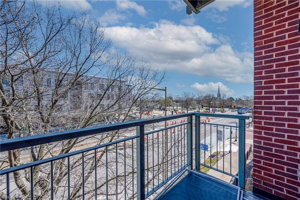 423 Saint Pauls Blvd unit 3D, Norfolk, VA 23510 - photo 1