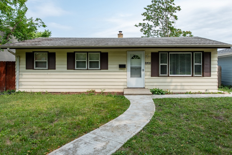 2205 Hermon Ave, Zion, IL 60099 - photo 1