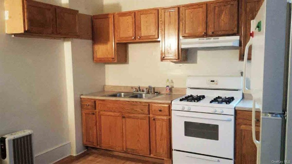 61 Lent St unit 1, Poughkeepsie, NY 12601 - photo 1