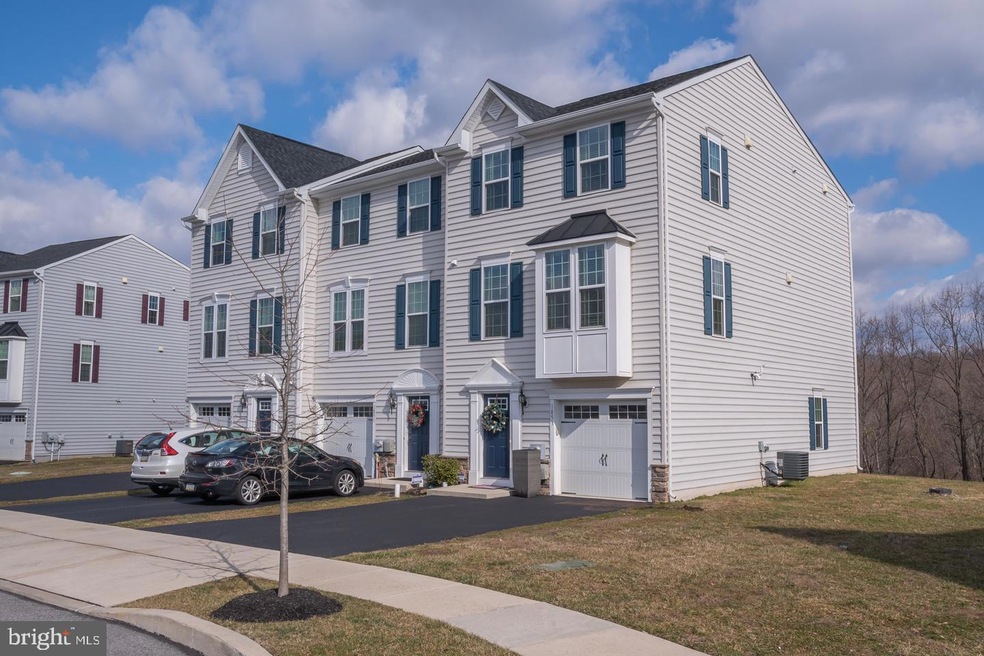 1853 Honeysuckle Ct, Downingtown, PA 19335 - photo 1