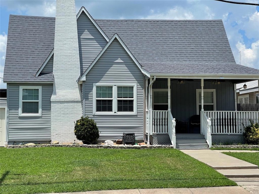 119 E College St, Sherman, TX 75090 - photo 1