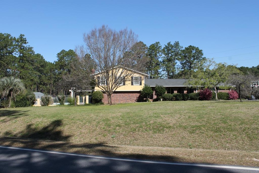 1807 Pine Forest Dr, Douglas, GA 31533 - photo 1