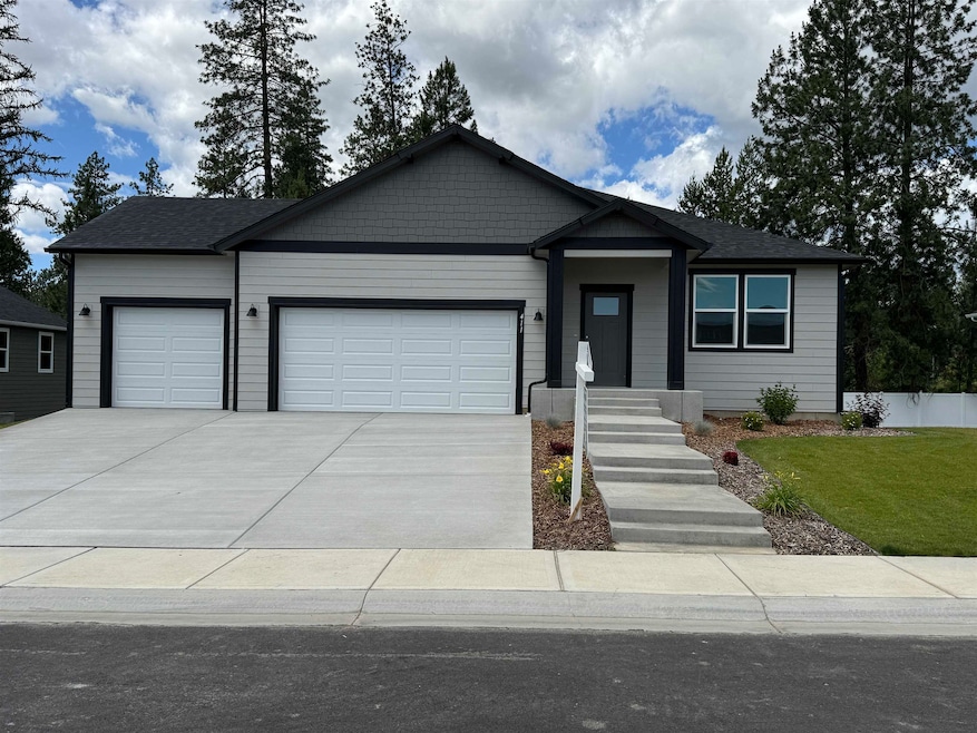 For Sale $579,900 • Co-Listing Agent