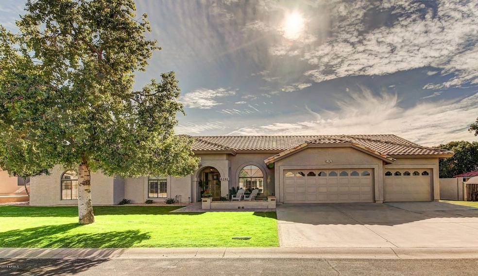 100-FrontExterior_CurbAppeal updated