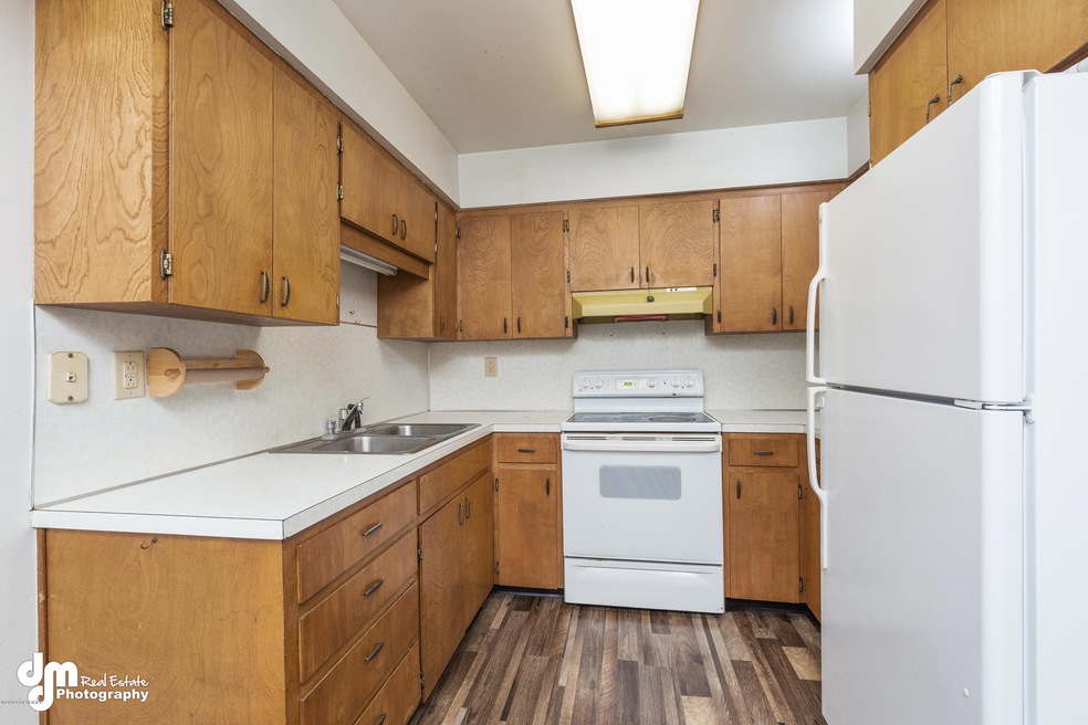 Unit 4 Kitchen 20180914-DW-4684-FULL
