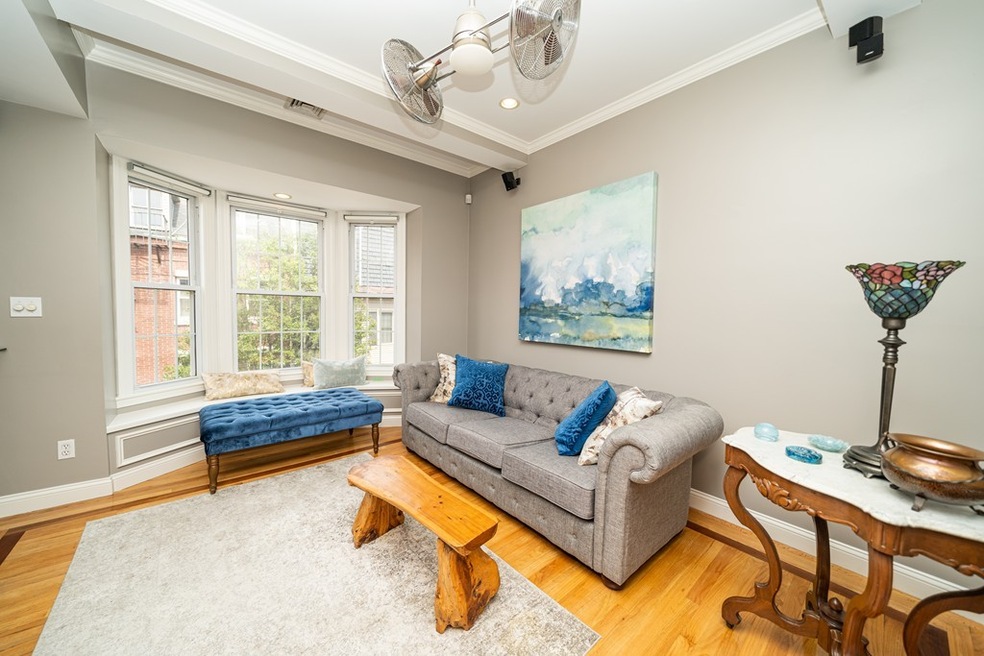 37 Fleet St unit 4, Boston, MA 02109 - photo 1