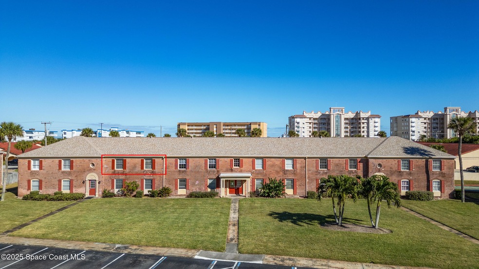 Welcome to 135 E Colonial CT