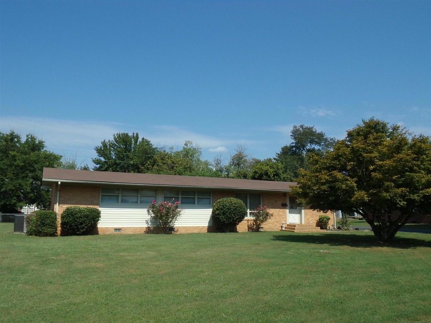 615 Henley St, Manchester, TN 37355 - photo 1