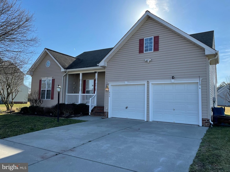 232 Hobbs Hole Ln, Tappahannock, VA 22560 - photo 1