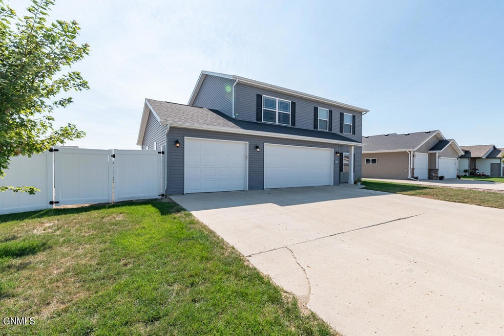 318 Brandenburg Loop MLS-1