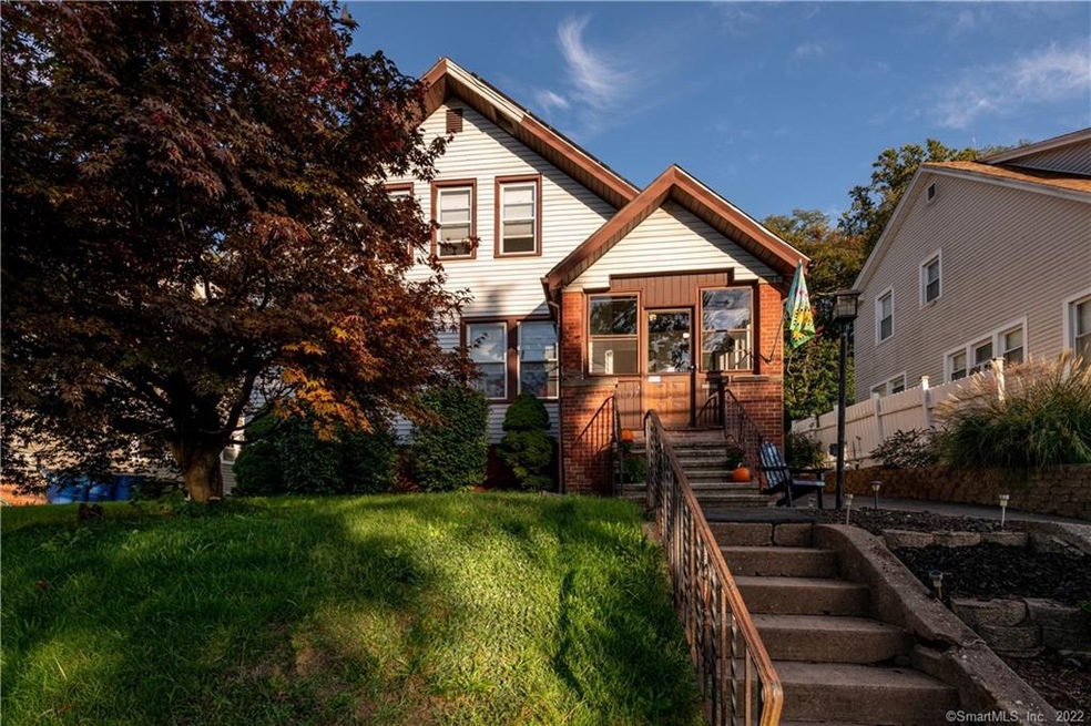 1037 Townsend Ave, New Haven, CT 06512 - photo 1