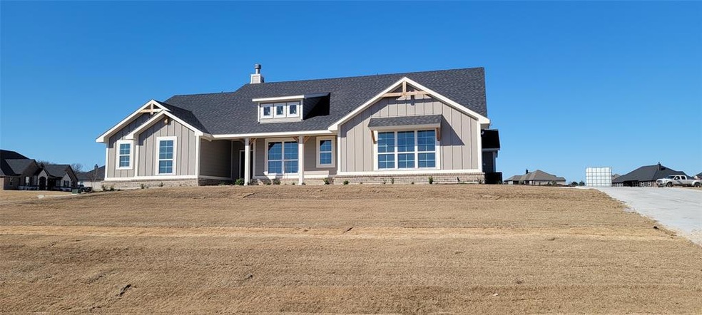 1037 Winecup Ln, Weatherford, TX 76085 - photo 1