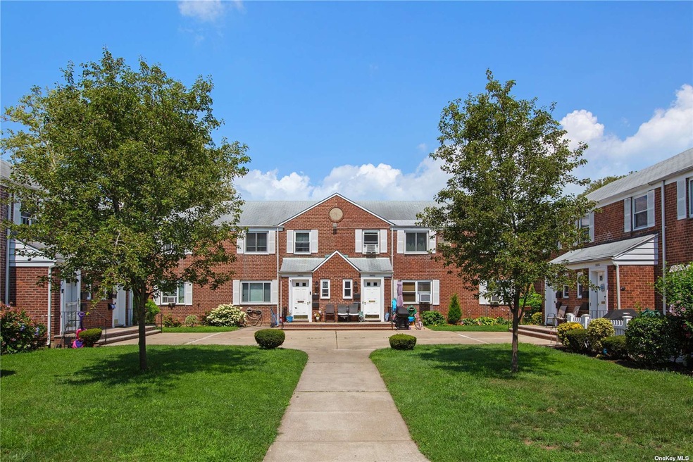 254-29 75th Ave unit Lower, Glen Oaks, NY 11004 - photo 1