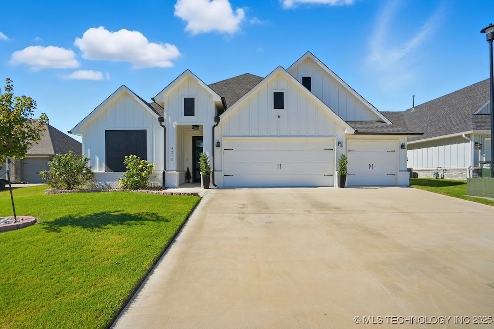 9218 N 141st East Ave, Owasso, OK 74055 - photo 1