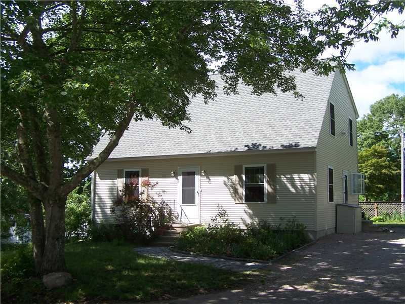 Exterior Front. Vinyl siding and windows - mainten