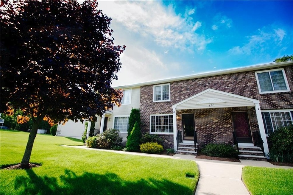 111 Smith Ave unit 6, Greenville, RI 02828 - photo 1