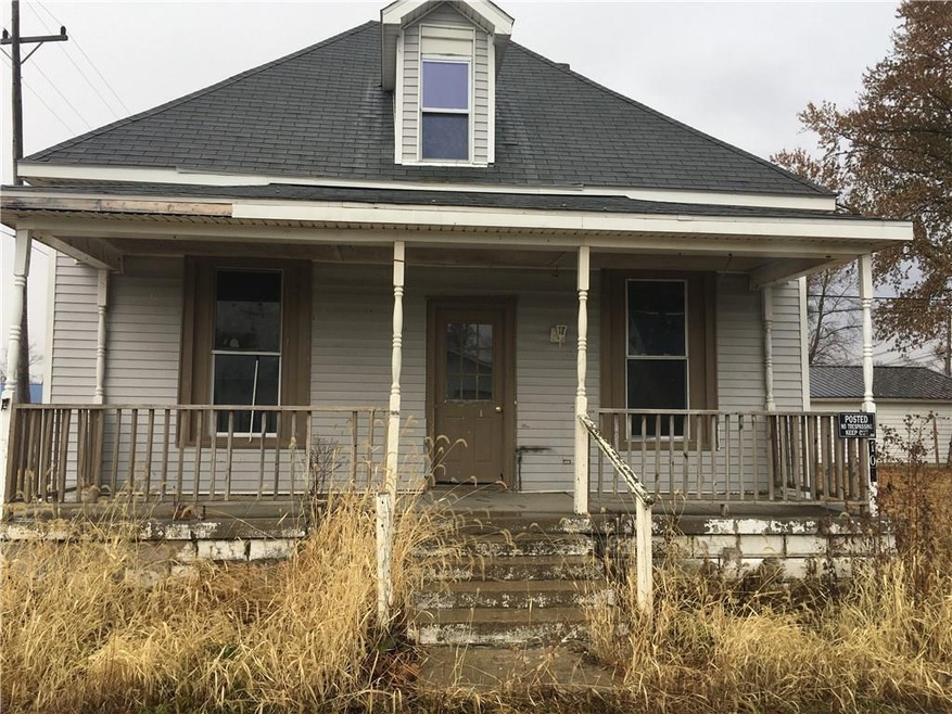 108 W Clay St, Kirklin, IN 46050 - photo 1