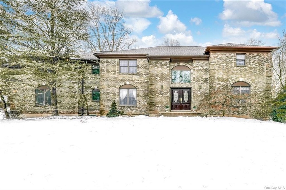 11 Zeck Ct, Suffern, NY 10901 - photo 1