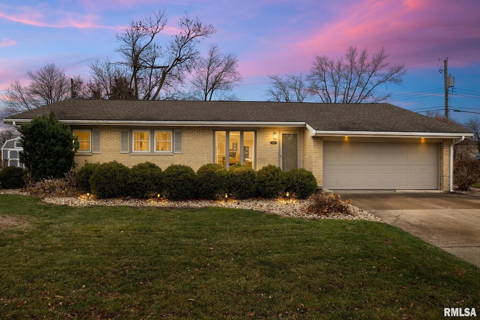 110 E Maywood St, Morton, IL 61550 - photo 1