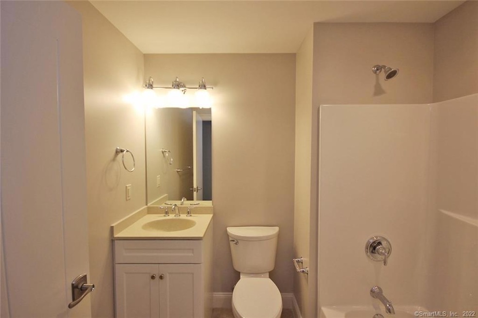 102 Edgewater Cir unit A, East Hampton, CT 06424 - photo 1