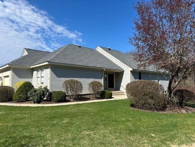 33 Pebble Beach Dr, Bedford, NH 03110 - photo 1