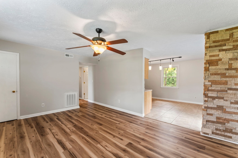 105 Pheasant Hollow Rd, Dickson, TN 37055 - photo 1