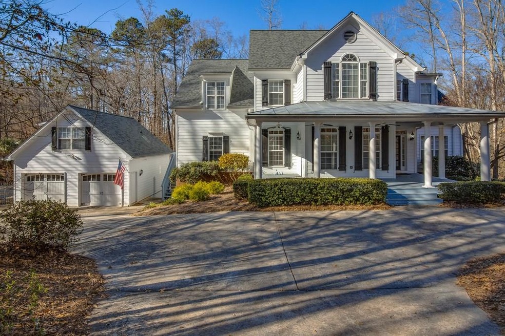 Perfect Home for Entertaining! Welcoming Wrap Arou